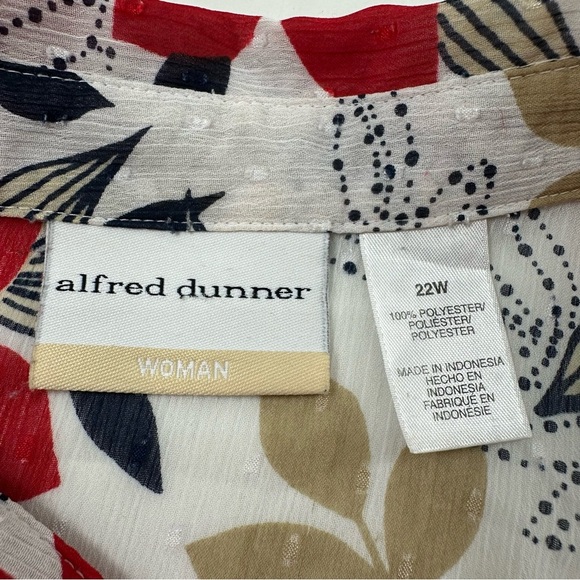 Alfred Dunner White w Red Multi Floral 3/4 Sleeve Top Plus Size 22W Swiss Dot - Picture 4 of 8